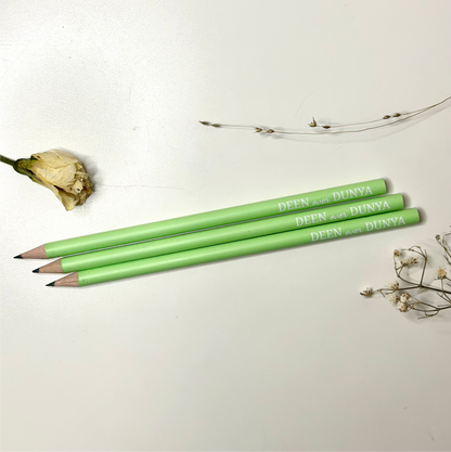pastellgrün Bleistift “DEEN over DUNYA”