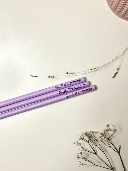 Pastel mor kalem “Gülümsemek Sünnettir”