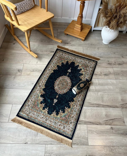 Layal To Go Premium Prayer Rug with Carrying Bag